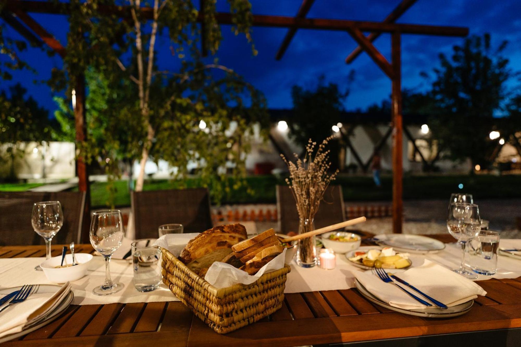 The Tribe Alpaca Retreat Hotel Branesti Exterior photo